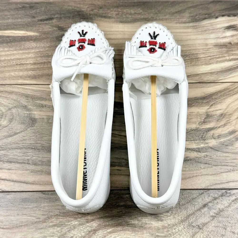 NIB Minnetonka 9 Thunderbird Boat Moccasin Flats Loafers White Smooth Leather - Picture 5 of 11